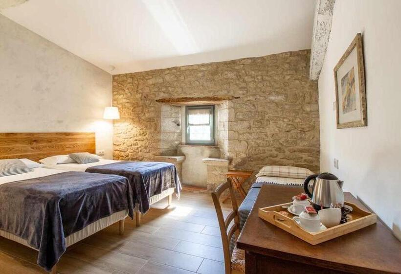 Camera Tripla Comfort, Masía Can Grau Habitaciones Con Desayuno Inlcuido