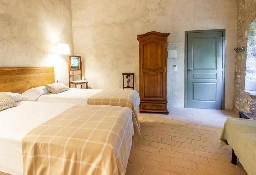 Camera Tripla Comfort, Masía Can Grau Habitaciones Con Desayuno Inlcuido