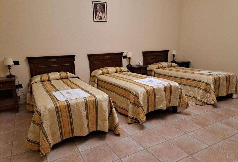 スタンダードトリプルルーム, Casapaceebene