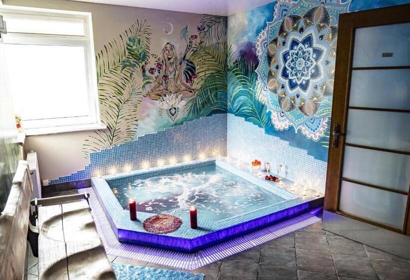 سوییت, Villa Royal Club 13