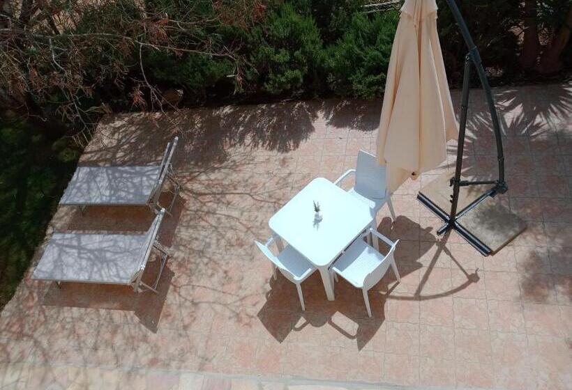 片側に海が見えるデラックスルーム, Villa Orsola