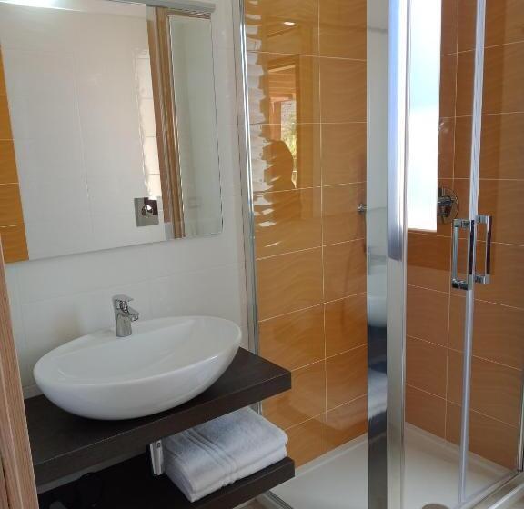 片側に海が見えるデラックスルーム, Villa Orsola