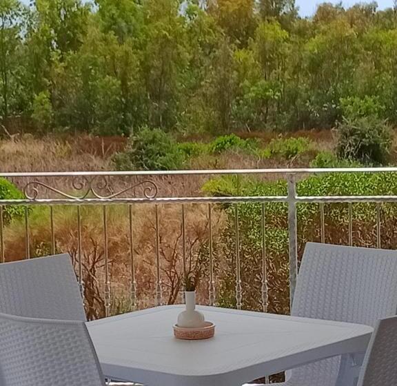 片側に海が見えるデラックスルーム, Villa Orsola