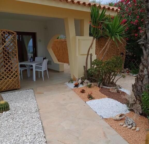 オーシャンビュースタンダードルーム, Villa Orsola