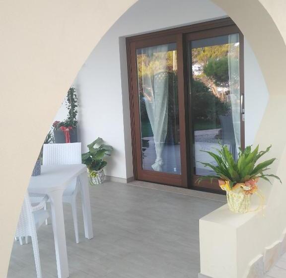 オーシャンビュースタンダードルーム, Villa Orsola