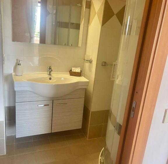 غرفة قياسية ثلاثية, Agri Resort Masusa