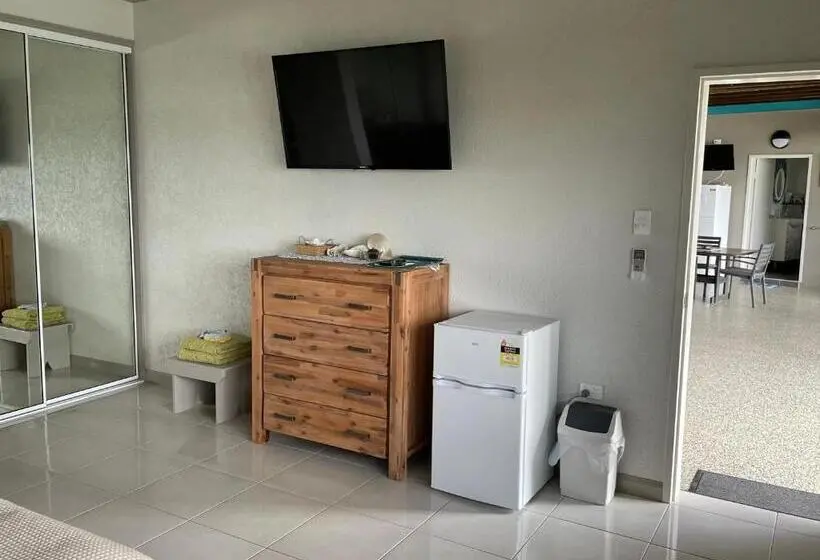 キングサイズベッドのスタンダードルーム, Riva La Vista Cooktown
