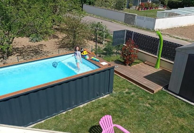 标准间带游泳池, Le Clos Des Genêts