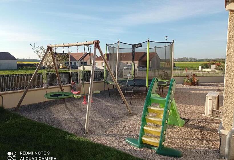 标准间带游泳池, Le Clos Des Genêts