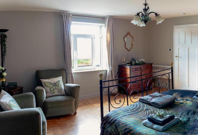 اتاق لوکس با تخت بزرگ, Wings Creek Ranch B&b