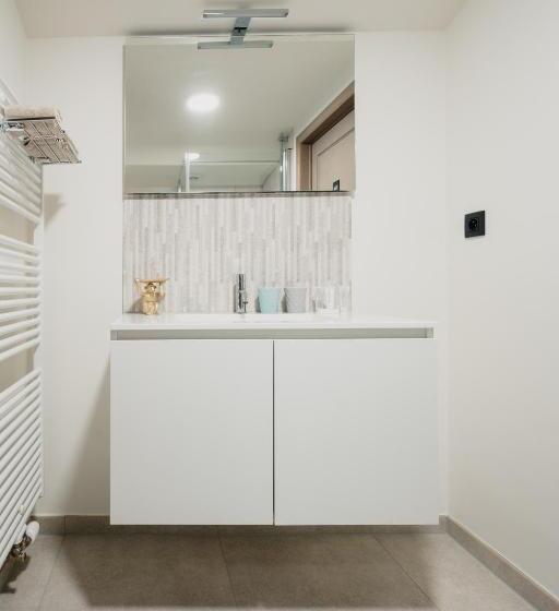 四人标准间, T Wilgenhuys