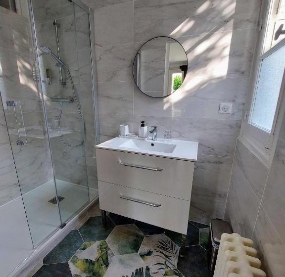 غرفة قياسية سرير كينج, La Maucannière