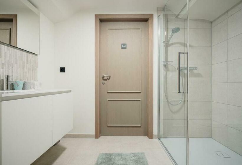 四人标准间, T Wilgenhuys