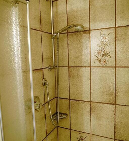 غرفة إقتصادية, Montahaus