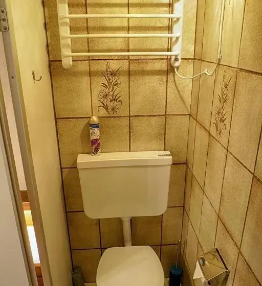 エコノミールーム, Montahaus