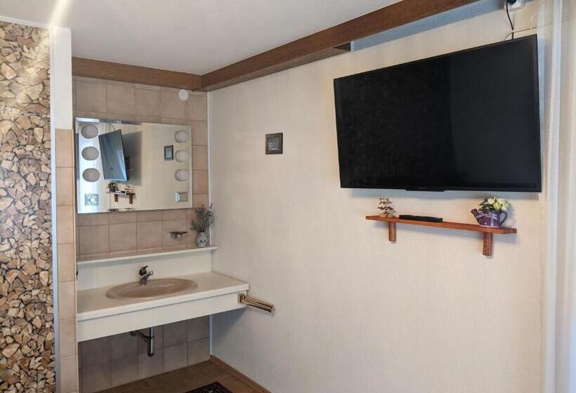 غرفة إقتصادية, Montahaus