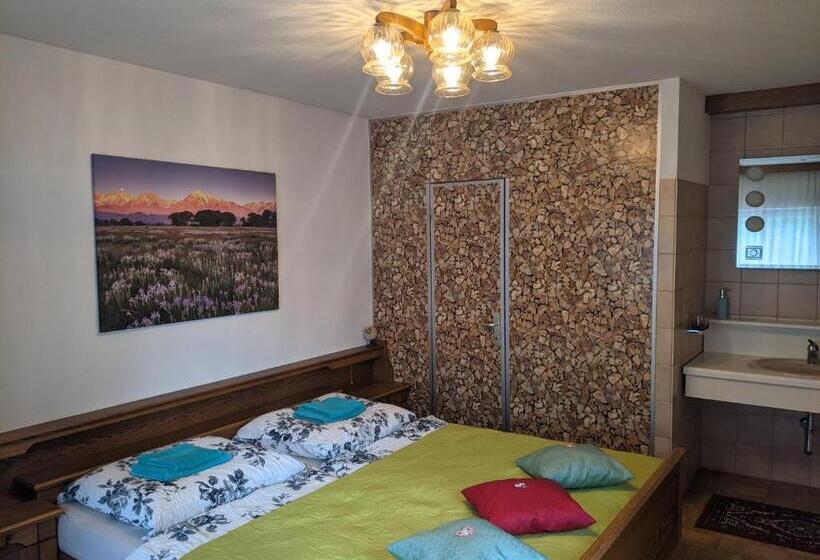 غرفة إقتصادية, Montahaus