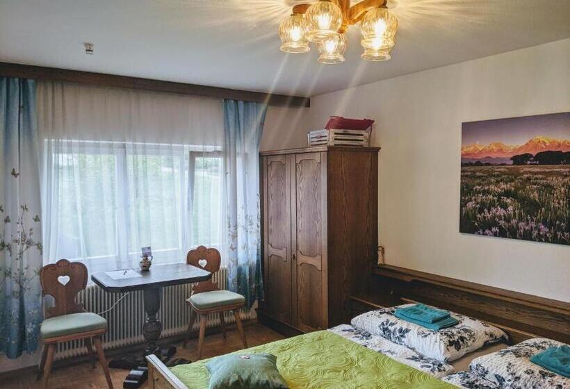 غرفة إقتصادية, Montahaus