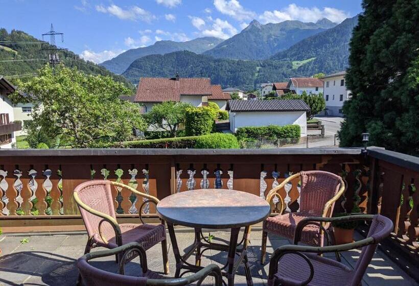 منزل 4 غرف نوم, Montahaus