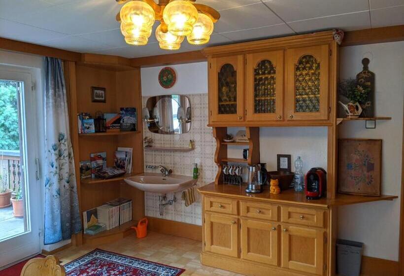 منزل 4 غرف نوم, Montahaus