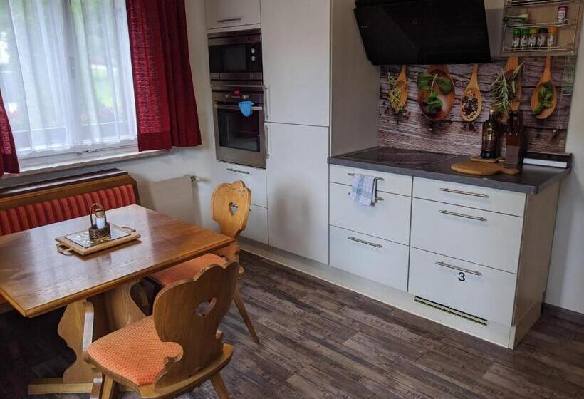 منزل 4 غرف نوم, Montahaus