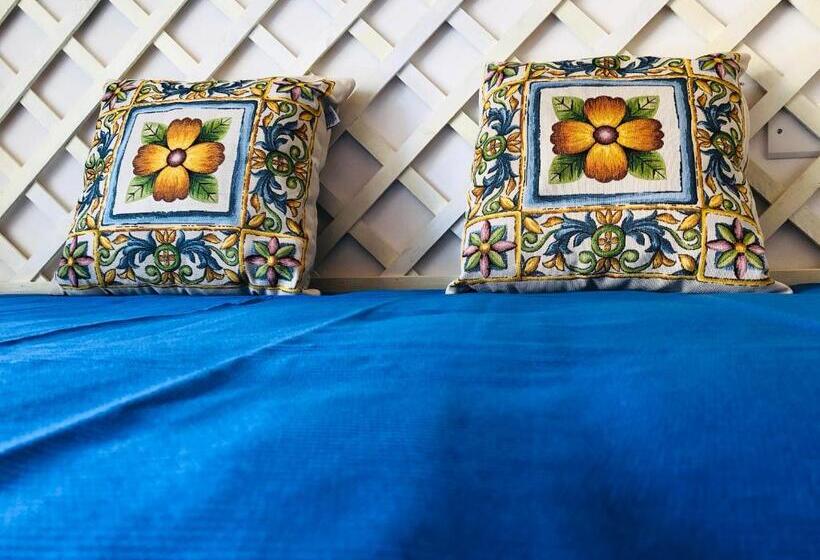 Номер Deluxe с Балконом, Seacily Rooms