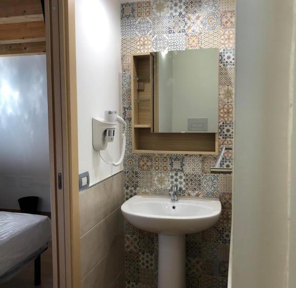 Номер Deluxe с Балконом, Seacily Rooms