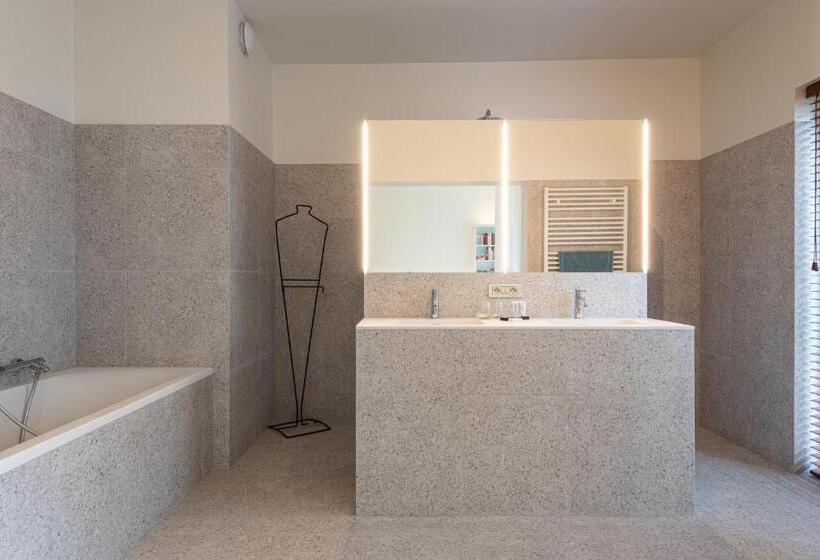 اتاق لوکس با بالکن, Gepetto S Beautiful Stay In The Historic Centre Of Ghent