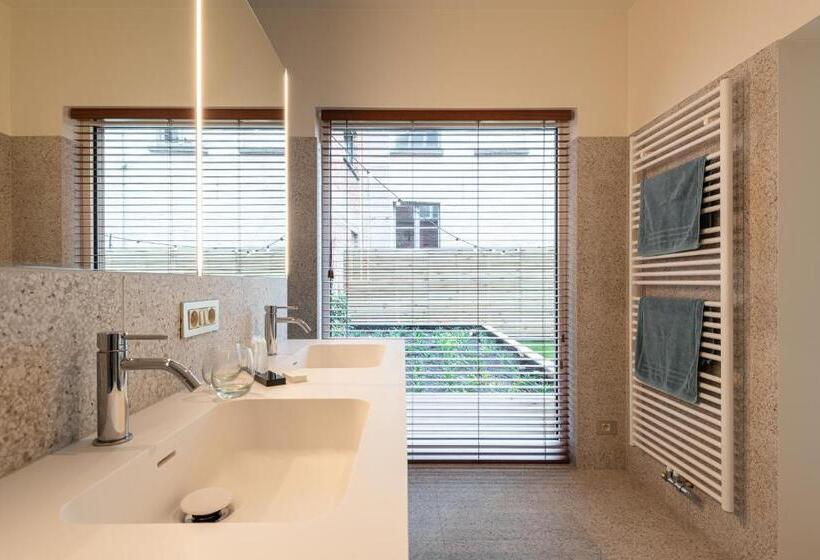 اتاق لوکس با بالکن, Gepetto S Beautiful Stay In The Historic Centre Of Ghent