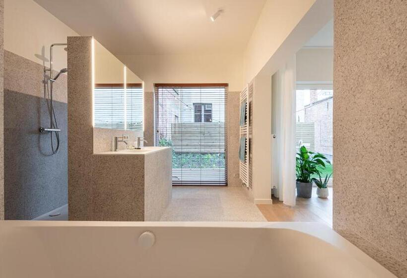 اتاق لوکس با بالکن, Gepetto S Beautiful Stay In The Historic Centre Of Ghent