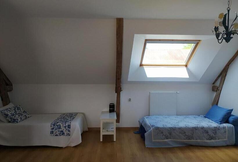 Cameră Familiară, Les Ormeaux