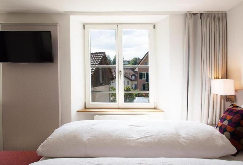 חדר משפחתי, Haus Am Schlossberg