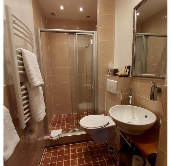 标准房带园景, Château De Mongazon