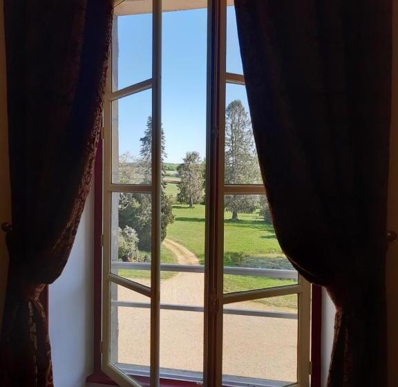 标准房带园景, Château De Mongazon