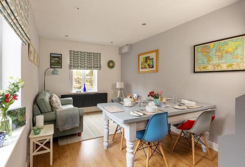 Номер Стандарт, Old Hall Croft Barn