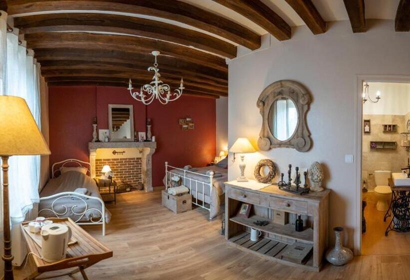 Стандартный внешний трехместный номер с ванной комнатой, Entre Loire Et Sologne Maison D Hôtes