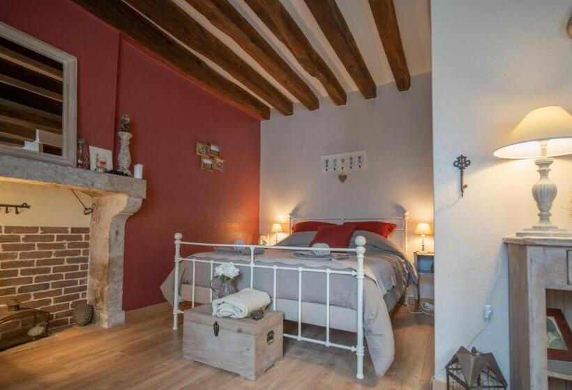 Стандартный внешний трехместный номер с ванной комнатой, Entre Loire Et Sologne Maison D Hôtes