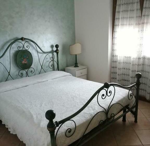 اتاق لوکس با تخت بزرگ, Il Casotto