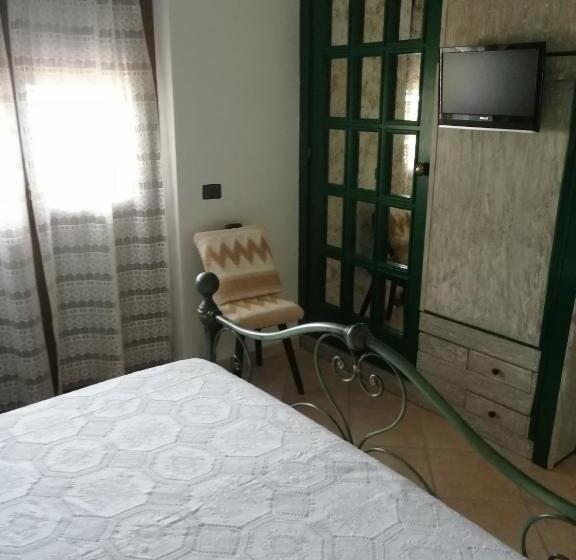 اتاق لوکس با تخت بزرگ, Il Casotto