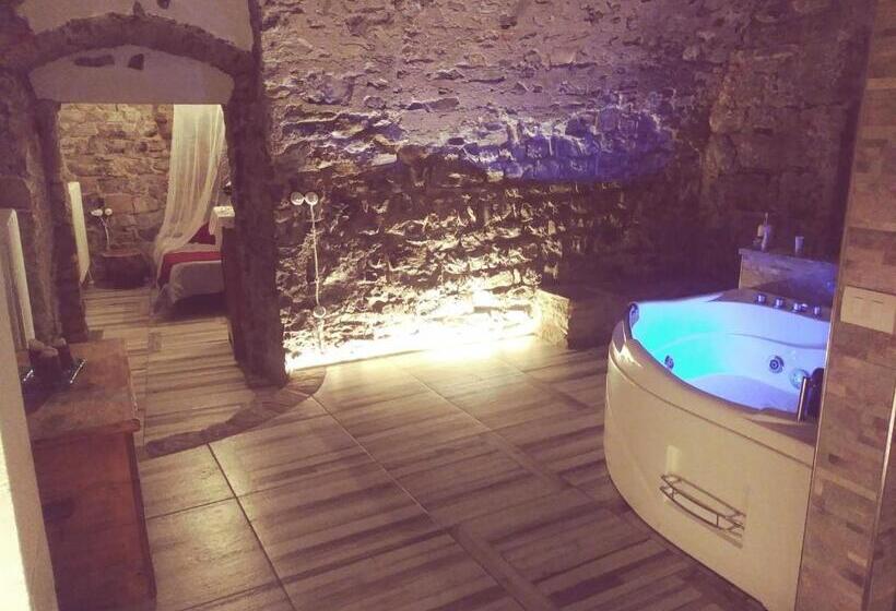 带大床的标准间, La Grotta Dell Antica Calvasino   Jacuzzi