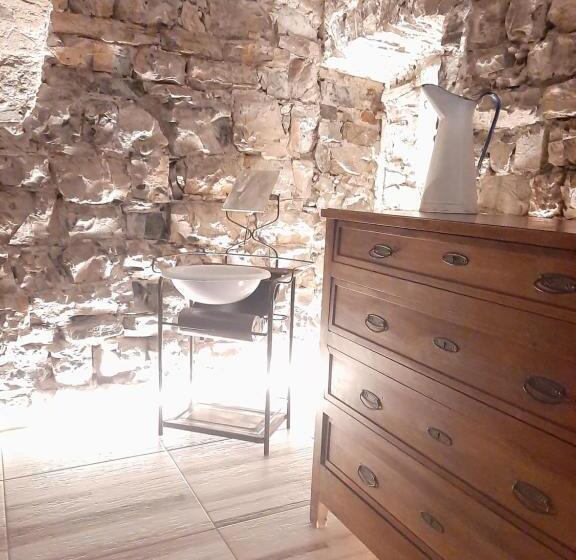 带大床的标准间, La Grotta Dell Antica Calvasino   Jacuzzi