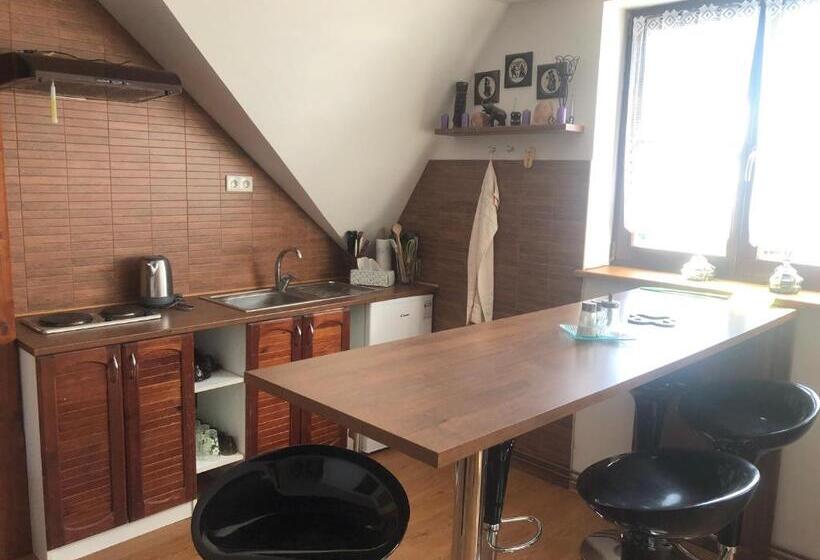 スタンダードトリプルルーム, Ubytování Pod Haniperkem