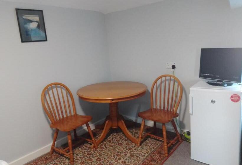 이코노미 룸, Dolphins Backpackers