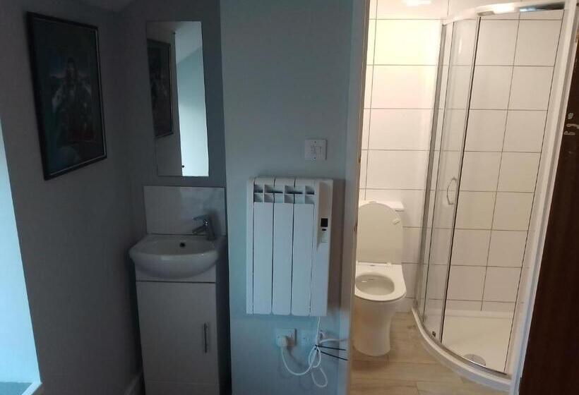 이코노미 룸, Dolphins Backpackers