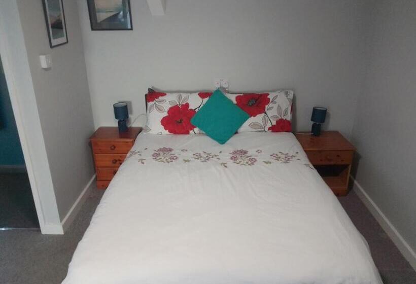 이코노미 룸, Dolphins Backpackers