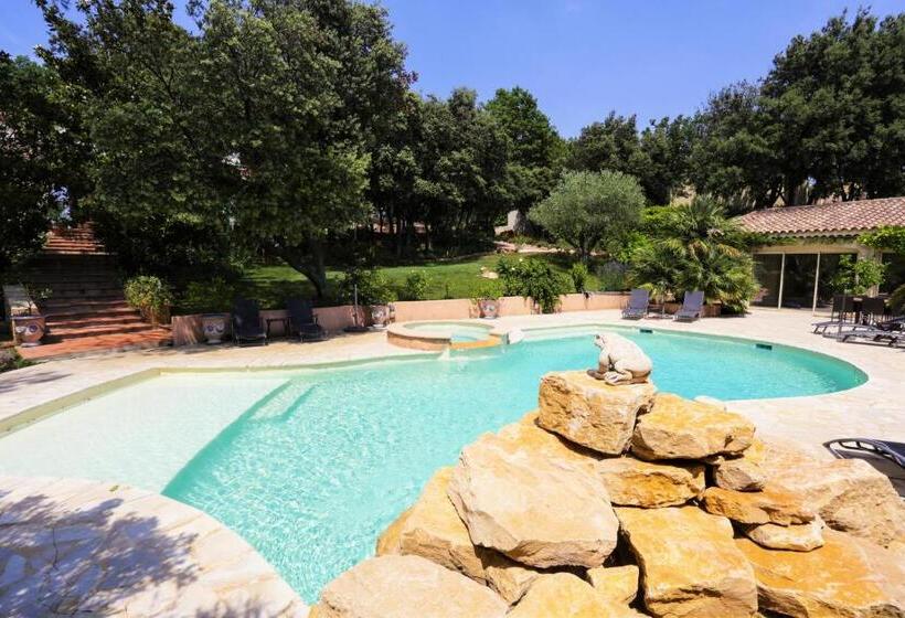 プールの見えるスタンダードトリプルルーム, Santolines En Provence