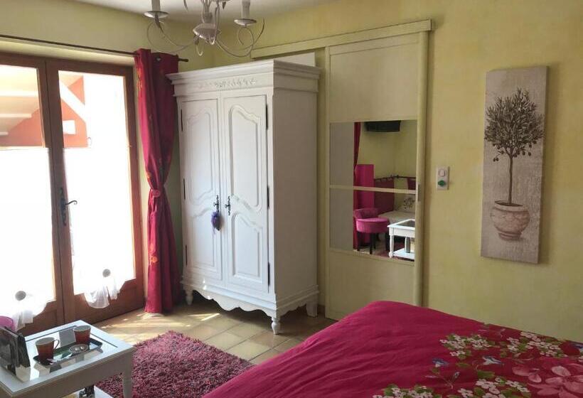 スタンダードトリプルルーム, Santolines En Provence