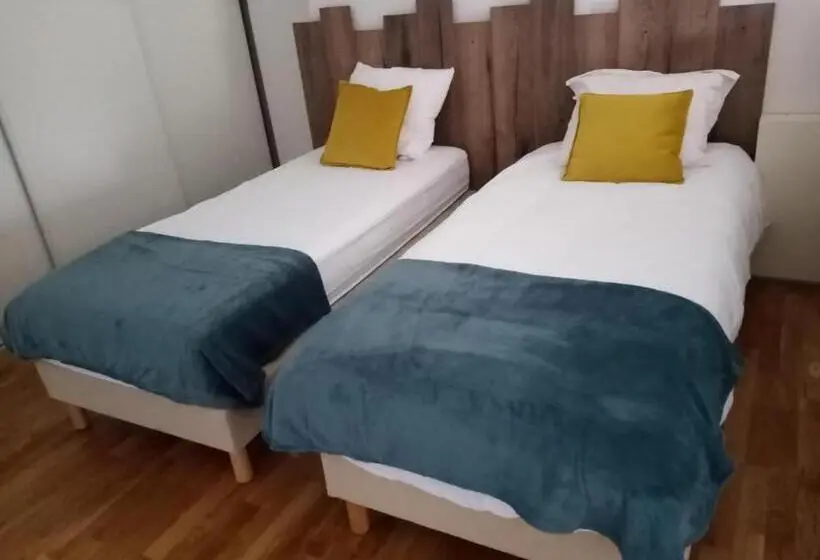 ファミリーステューディオ, Gîte   Auberge Du Midi