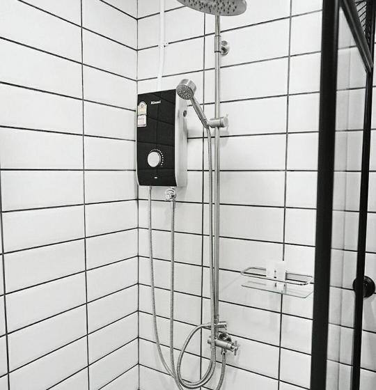 高级大房间, The Wood