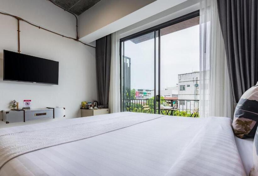 标准间带阳台, The Wood